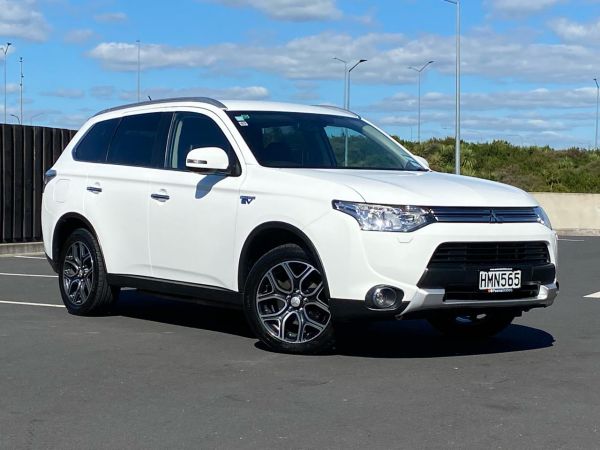 2014 Mitsubishi Outlander SUV Vrx Phev/4Wd/At image