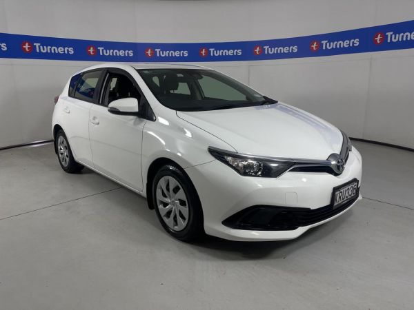 2017 Toyota Corolla Hatchback GX image