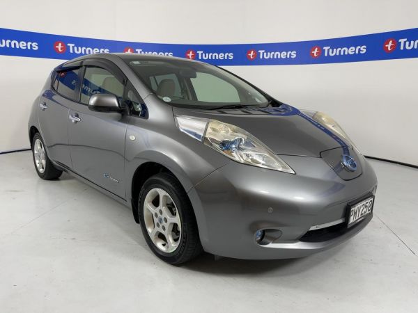 2015 Nissan Leaf Hatchback image