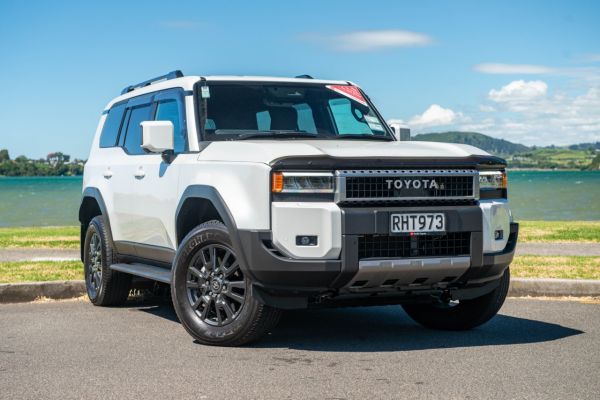 2025 Toyota Land Cruiser Prado GXL image