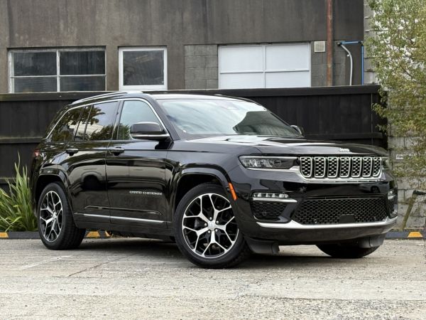 2026 Jeep Grand Cherokee Summit PHEV 5-Seat image