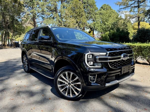 2026 Ford Everest PLATINUM image