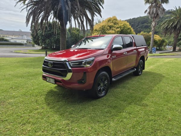 2022 Toyota Hilux SR5 2.8DT D/C 4WD image