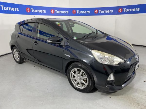 2014 Toyota Aqua Hatchback HYBRID image