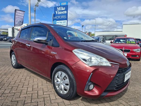 2017 Toyota Vitz HYBRID PUSH START LANE ASSIST PRE CRASH WARNING REVERSE CAMERA BLUETOOTH AUDIO SEAT HEATERS TRACTION CONTROL MULTI AIRBAGS image