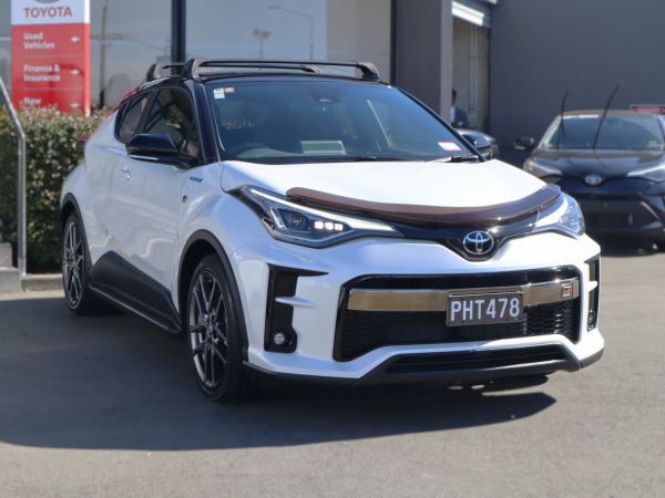 2022 Toyota C-HR GR Sport HYBRID, Push Start image