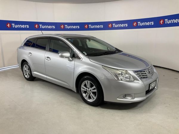 2011 Toyota Avensis Wagon image