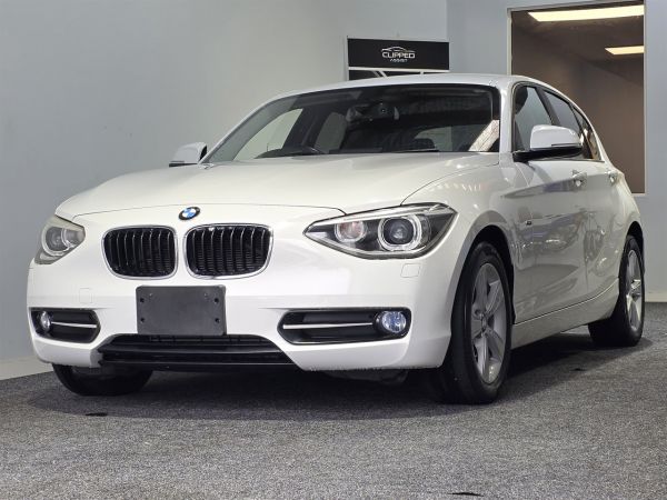 2015 BMW 116I Hatchback SPORT MODEL / F20 NEW SHAPE image