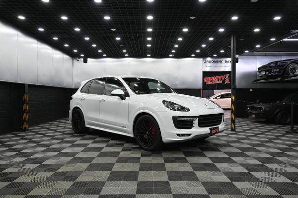 2016 Porsche Cayenne SUV GTS*Facelift image