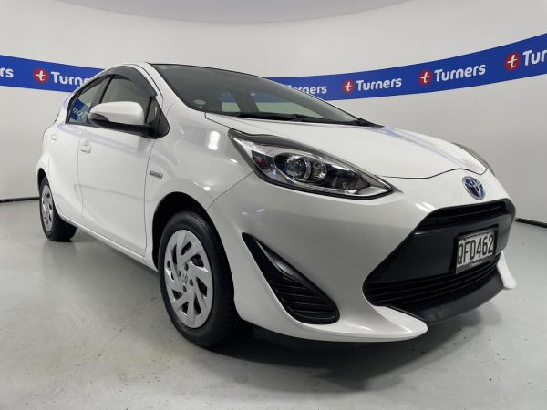 2018 Toyota Aqua Hatchback image