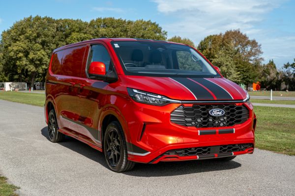 2026 Ford Transit Custom 320 Sport AWD image