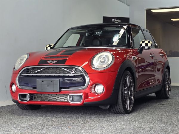 2014 Mini Cooper Hatchback S / NEW SHAPE / 5 DOOR image