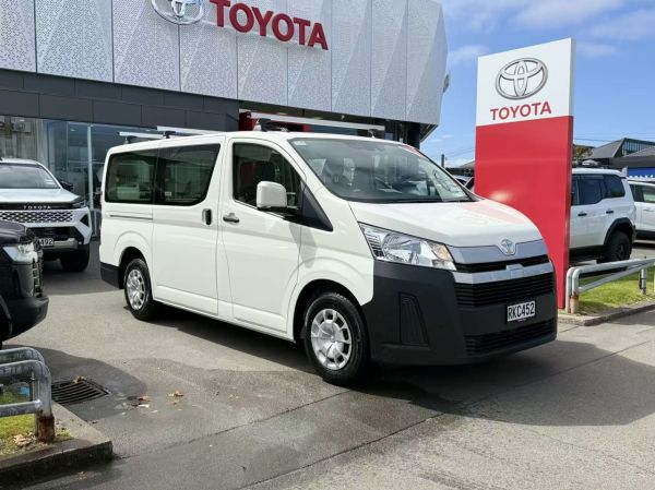 2025 Toyota Hiace Zr Gvn 2.8Dt/6At image