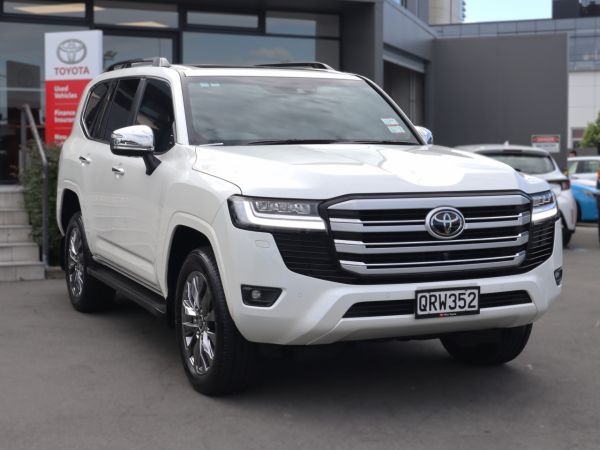 2024 Toyota Land Cruiser LC300 VX Limited 4x4/4WD, Leather image