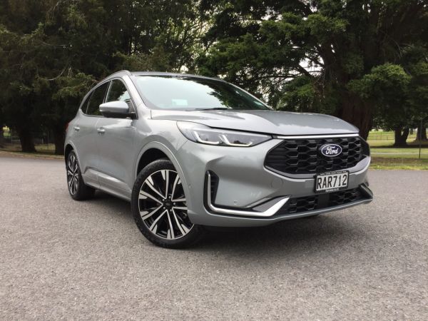 2025 Ford Escape ST-Line X AWD FHEV image