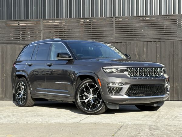 2026 Jeep Grand Cherokee Summit image