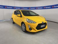 Image for 2015 Toyota Aqua Hatchback