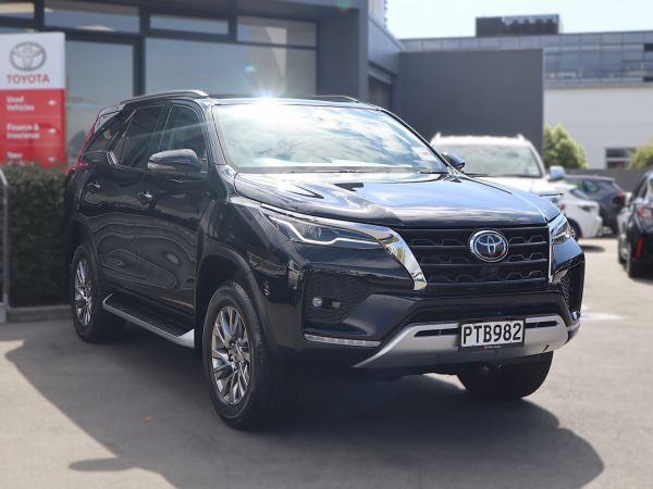 2023 Toyota Fortuner Limited 2.8DT 6AT 4WD 7 Seater image