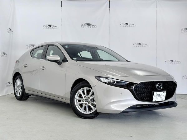 2023 Mazda 3 FASTBACK ,Radar cruise,Alloys image