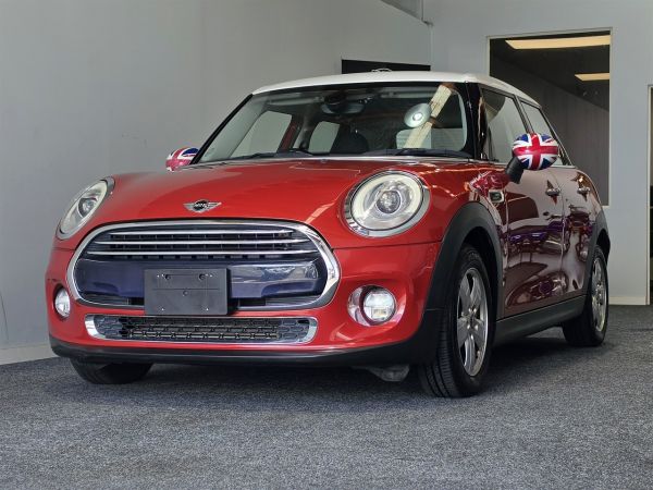 2016 Mini Cooper Hatchback NEW SHAPE / 1.5L image