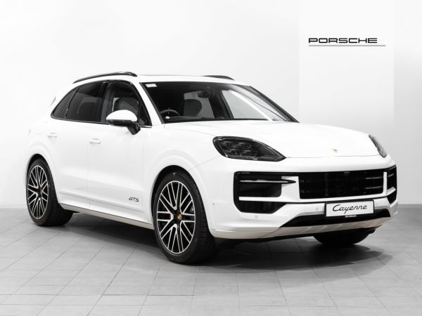 2025 Porsche Cayenne GTS 4.0L V8 image