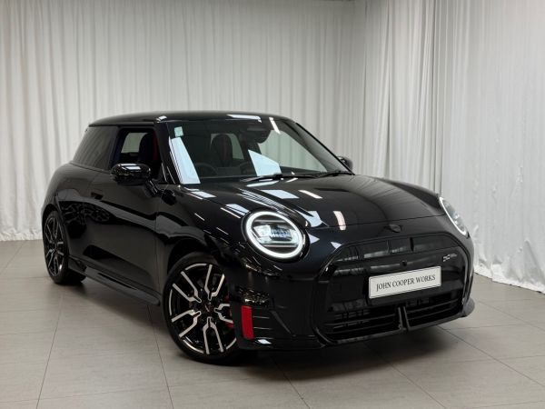 2026 MINI JCW 12HF E 3Door Favoured image