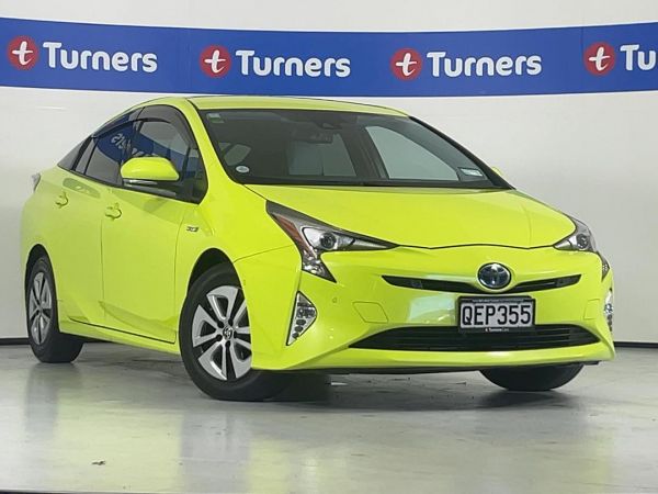 2016 Toyota Prius Hatchback image
