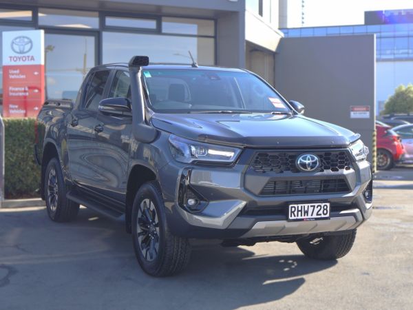 2025 Toyota Hilux SR5 2.8DT Hybrid 6AT 4WD DCW/4D/5S (LFDAS-TI2) image