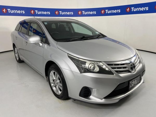 2013 Toyota Avensis Wagon image