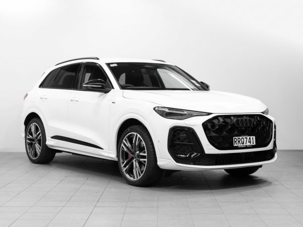 2026 Audi Q5 E-hybrid S-Line 220kW AWD image