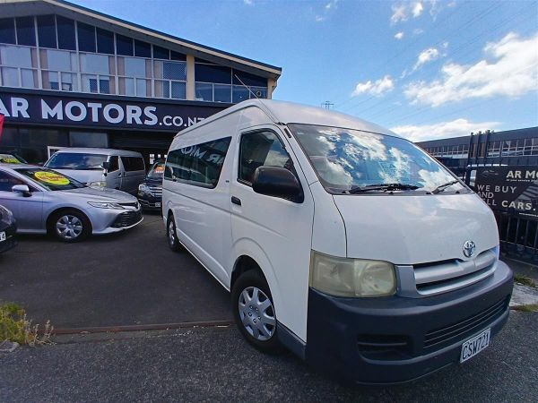 2005 Toyota Hiace MINIBUS 2.5TD 4A image