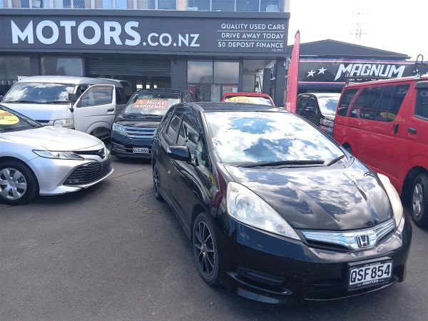 2012 Honda Fit SHUTTLE HYBRID image