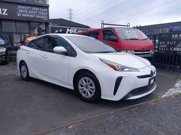 2021 Toyota Prius image