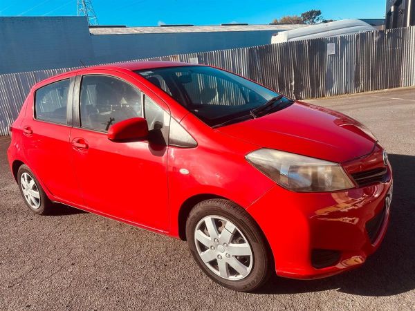 2012 Toyota Yaris YR 1.3P HATCH5 5M image