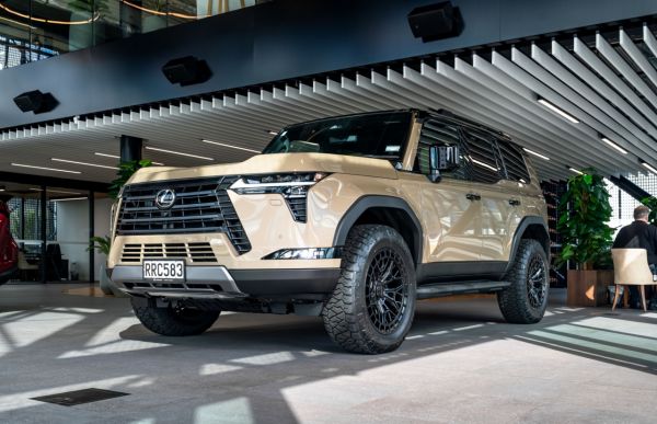 2025 Lexus GX 550 550 Overtrail+ 3.5L Twin Turbo Petrol 4WD SUV Auto image