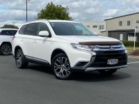 Image for 2017 Mitsubishi Outlander SUV LS - NZ NEW 7 SEATER LOW KMS !!!