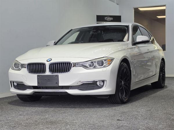 2013 BMW 320D Sedan F30 NEW SHAPE / LUXURY TRIM image