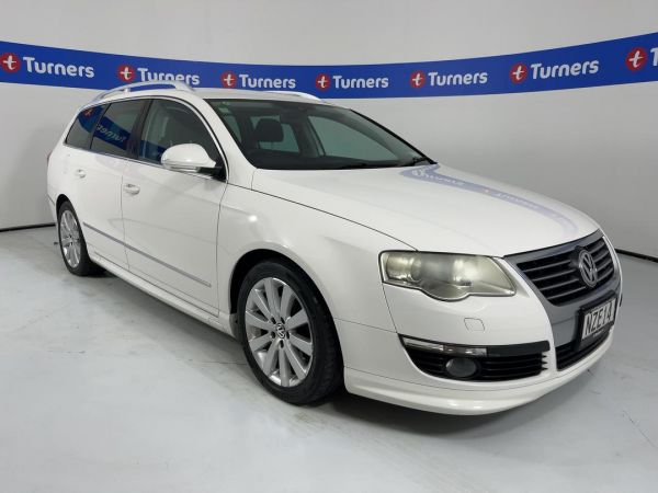 2010 Volkswagen Passat Wagon image