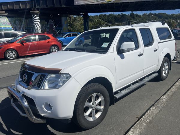 2013 Nissan Navara D/C 2.5D 4Wd St-X At image