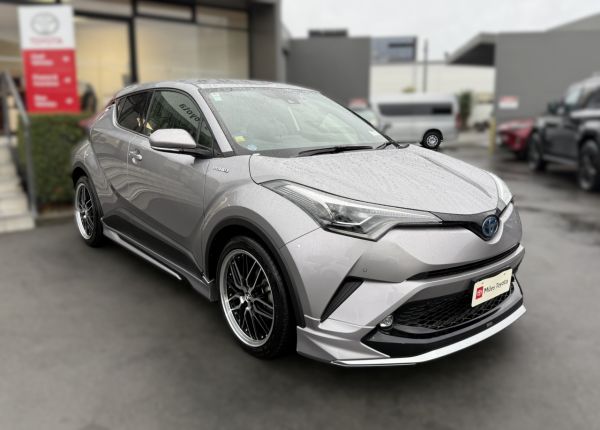 2019 Toyota C-HR Hybrid G, Leather image