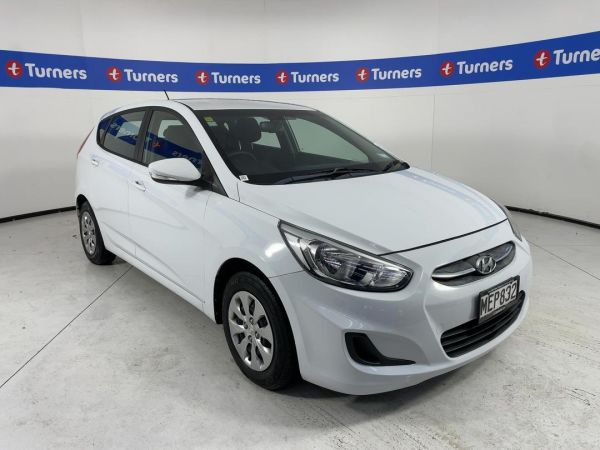 2019 Hyundai Accent Hatchback image