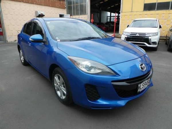 2012 Mazda Axela Push start image