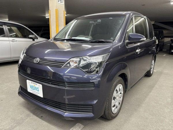 2013 Toyota Spade image