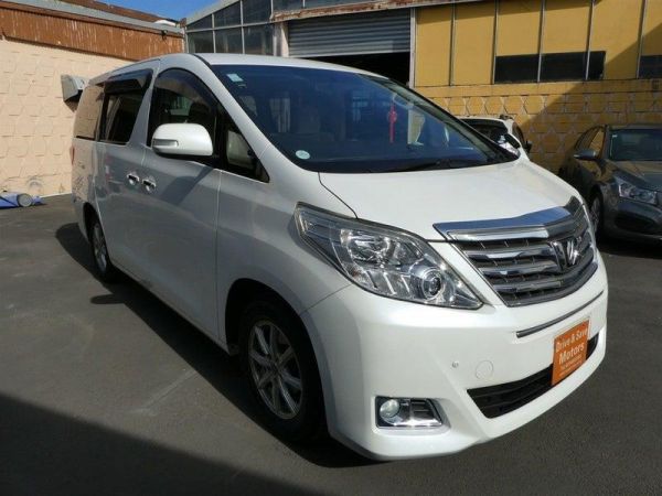2014 Toyota Alphard 240X image