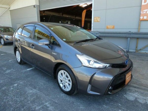 2017 Toyota Prius Alpha 7 Seater!Radar Cruise control! image