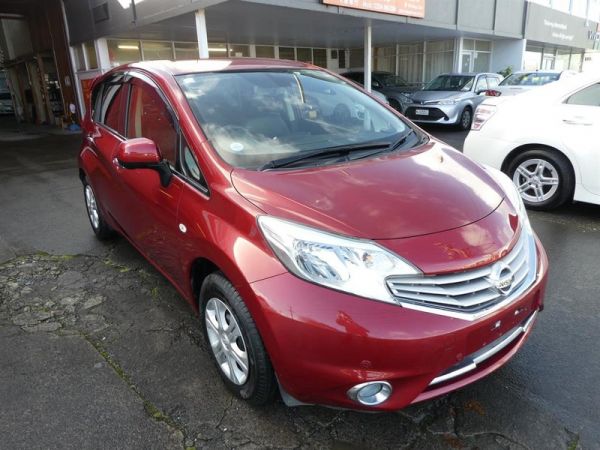 2014 Nissan Note MEDALIST EMERGENCY BRAKE PACKAGE image