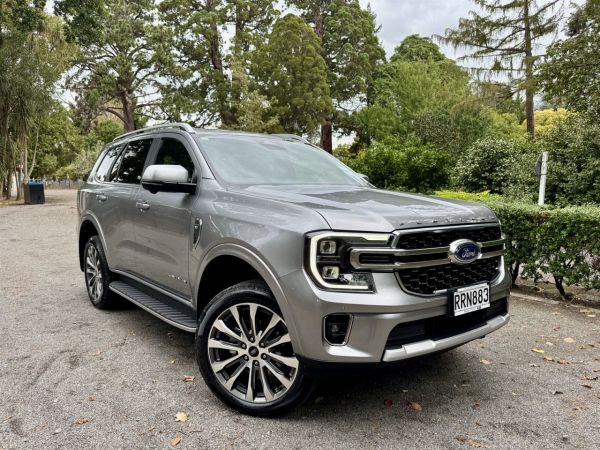 2026 Ford Everest PLATINUM image