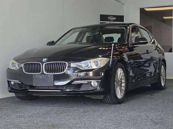2012 BMW 320I Sedan F30 NEW SHAPE LUXURY TRIM image