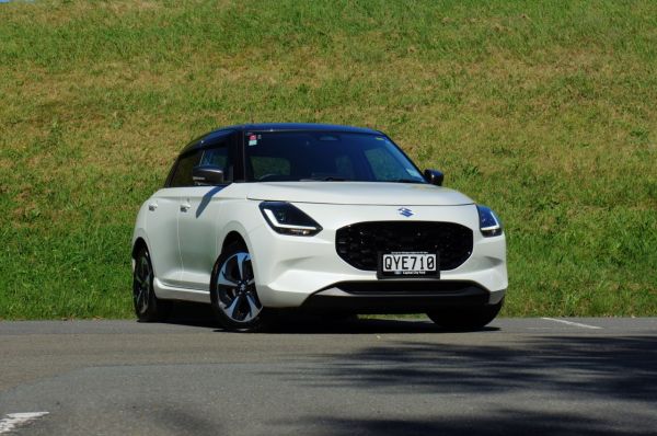 2024 Suzuki Swift Rsc 1.2pmh/cvt image