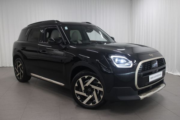 2024 MINI Countryman 12GA C Favoured image